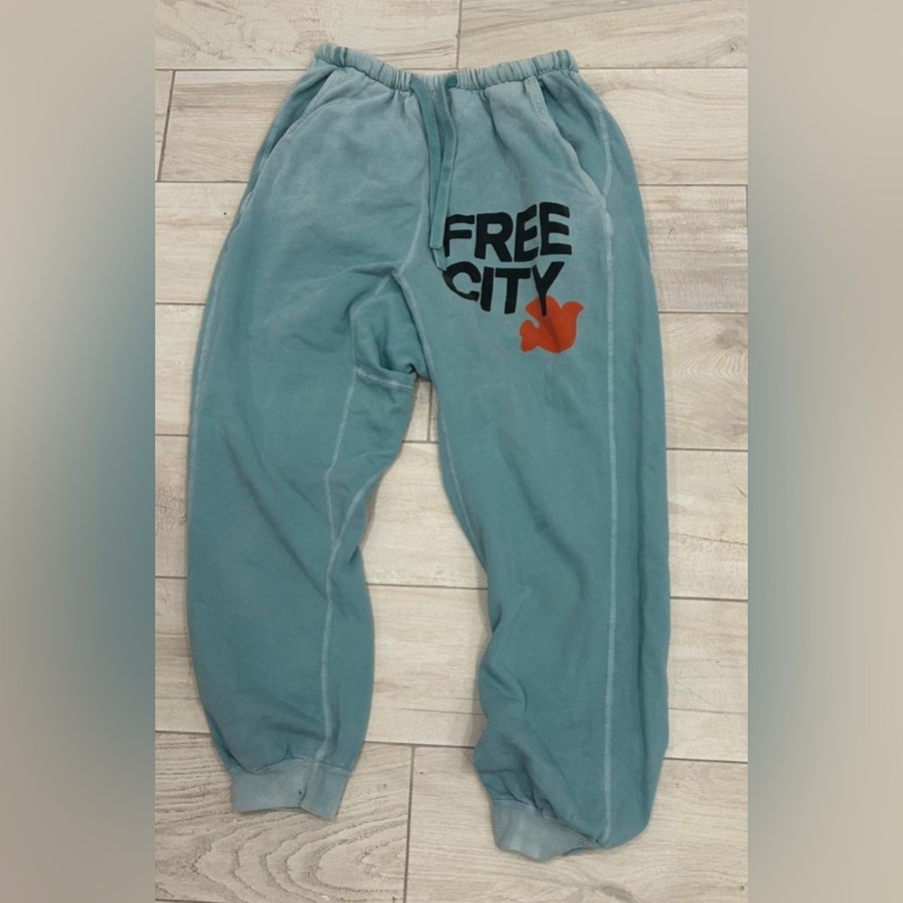 Free City small sun fades pocket sweatpant in silver cloud sun fade